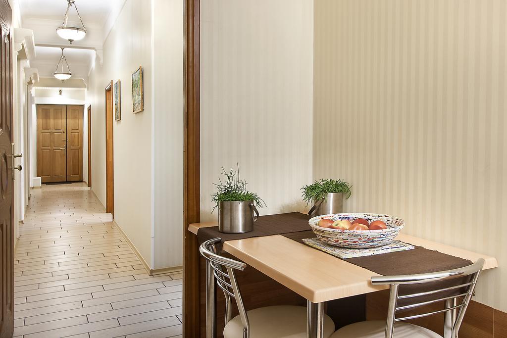 Bessarabka Apartments كييف الغرفة الصورة